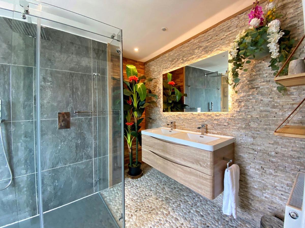 Hambrook House Canterbury - New Luxury Guest House With Espa Spa Complex Esterno foto